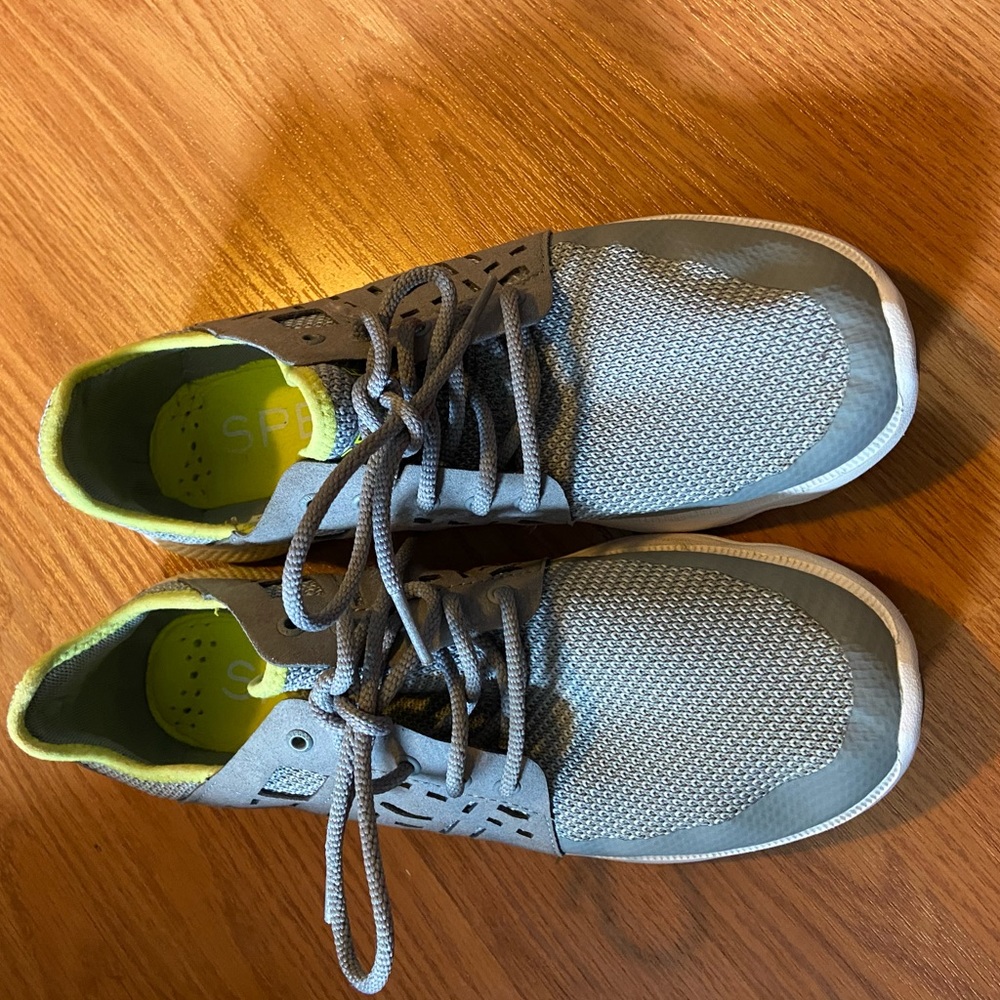 Barely worn Sperry sneakers